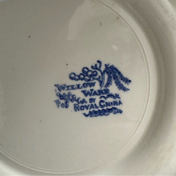 Blue Willow Vintage Vegetable Bowl by Royal China 9” - Picture 3 of 5